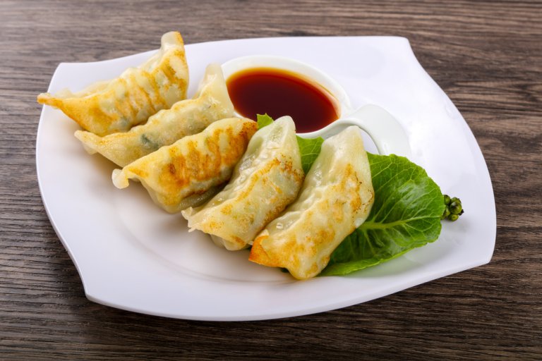 What to Eat with Dumplings (15 Side Dish Ideas)